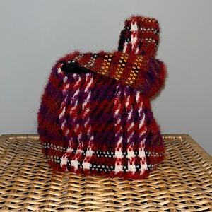 Yaito knot handle wool bag.